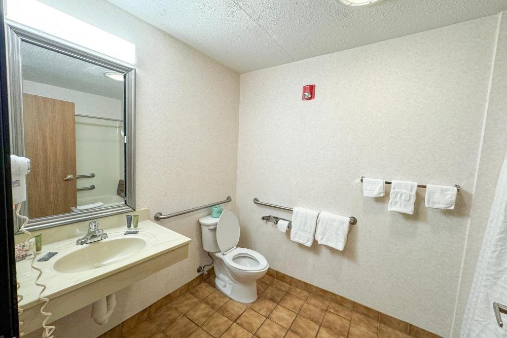 FairBridge Inn & Suites Batavia-Darien Amusement Park Image 20