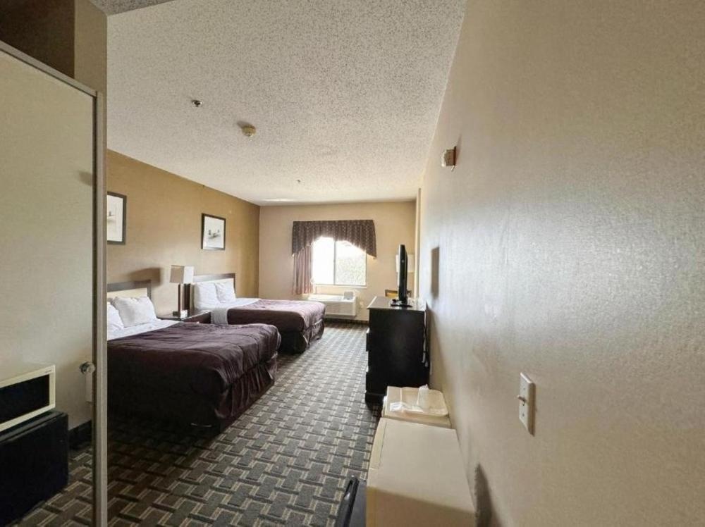 FairBridge Inn & Suites Batavia-Darien Amusement Park Image 21