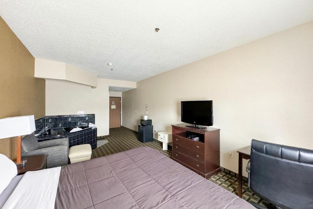 FairBridge Inn & Suites Batavia-Darien Amusement Park Image 26