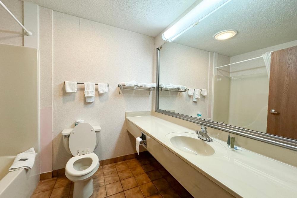 FairBridge Inn & Suites Batavia-Darien Amusement Park Image 30